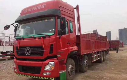 八个月的天龙9.6米的平板货车 国五排放	